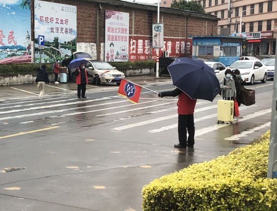 已處理13  古勞中學(xué)教師、家長(zhǎng)義工護(hù)學(xué).jpg