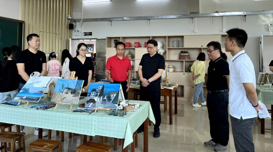圖片2聚焦新課標新課堂，探索美術教師發(fā)展之路——鶴山市2023年“新課標新課堂”公益培訓系列活動之中小學美術教師專業(yè)能力提升培訓活動.jpg