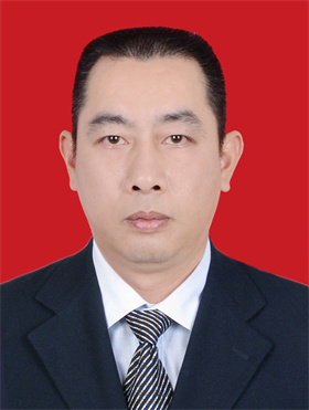 李偉超（紅底，有領(lǐng)帶）.jpg