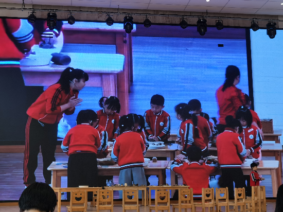3.梁錦文《”泥“好，樹葉.jpg